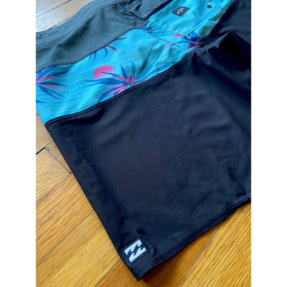 BILLABONG Recycler Tribong Pro Floral Boardshorts sz 30 - Picture 5 of 12